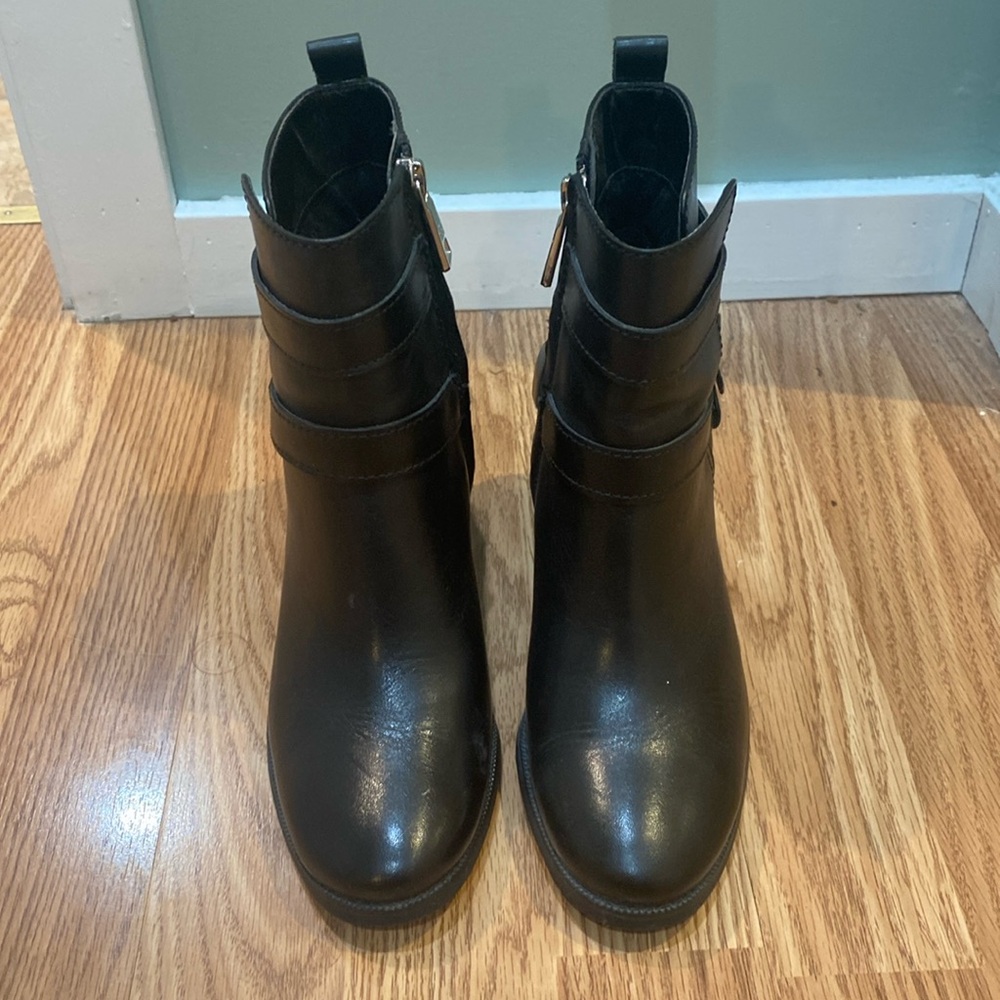 Ralph Lauren leather boots. Size 7B